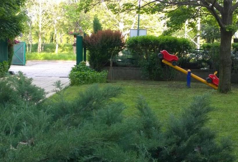 Family Hotel Familya