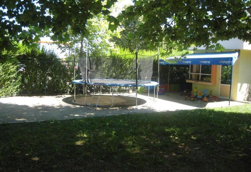 Family Hotel Familya