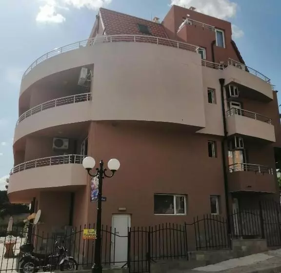 Femili Hotel Diveda