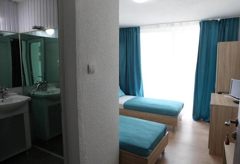 בית מלון כפרי Hijata