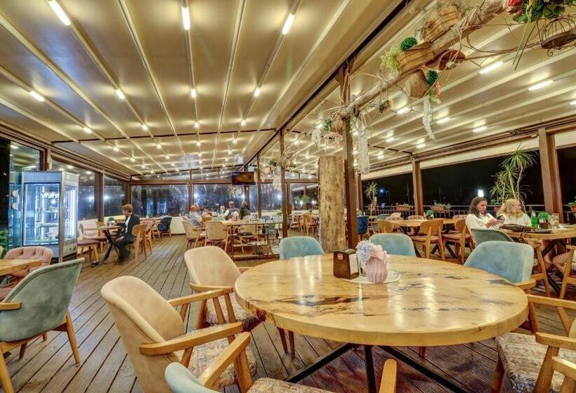 בית מלון כפרי Jupiter 1 Family