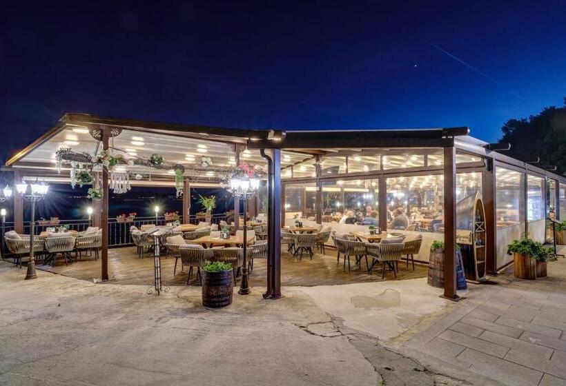 בית מלון כפרי Jupiter 1 Family