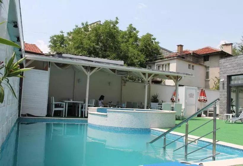 هتل Saint George Family