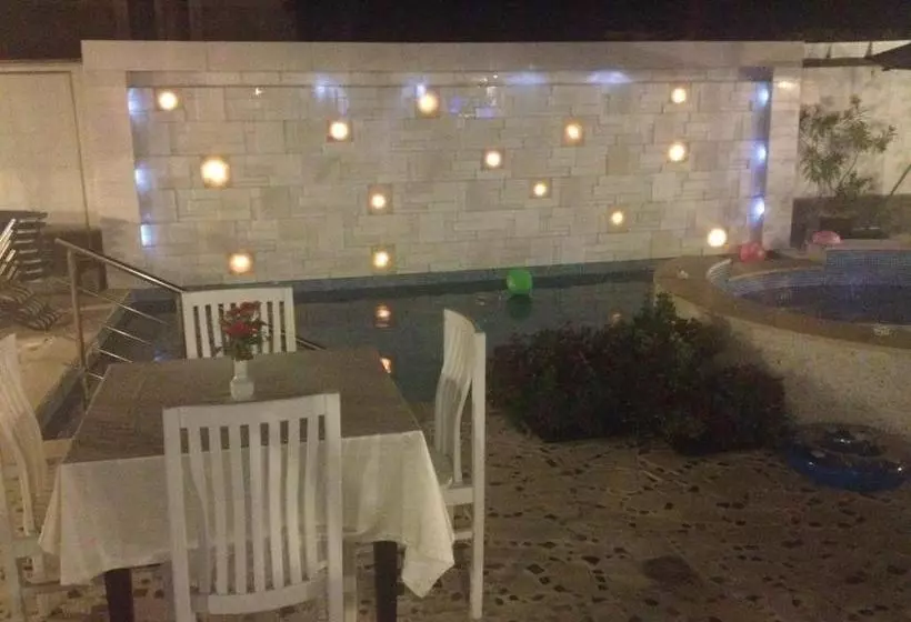 هتل Saint George Family