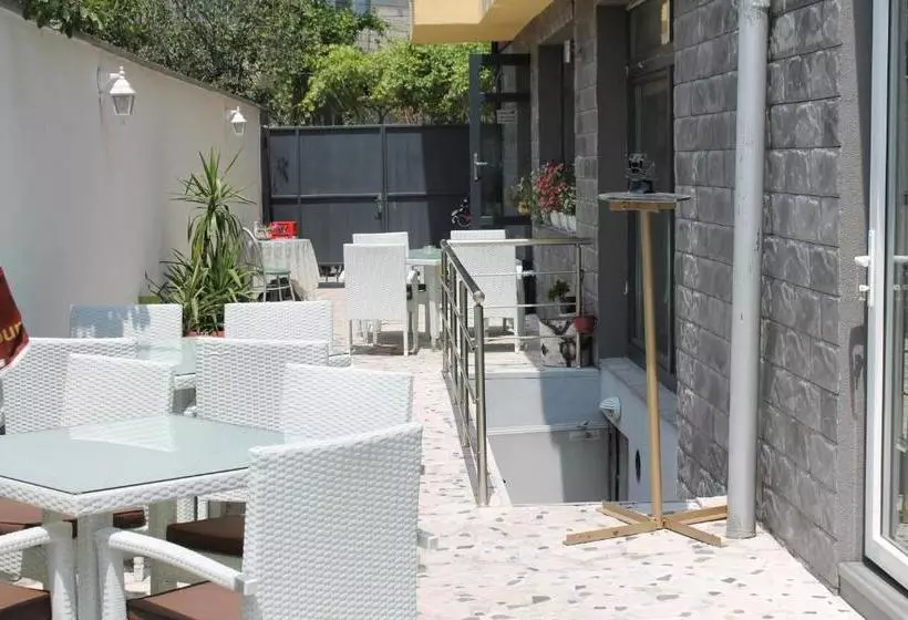 هتل Saint George Family