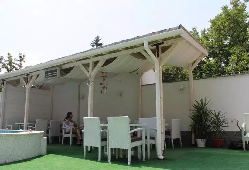 هتل Saint George Family