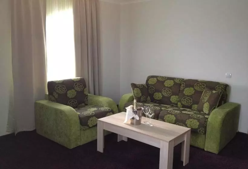 هتل Saint George Family