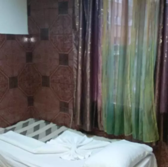 בית מלון כפרי Shans 2 Hostel
