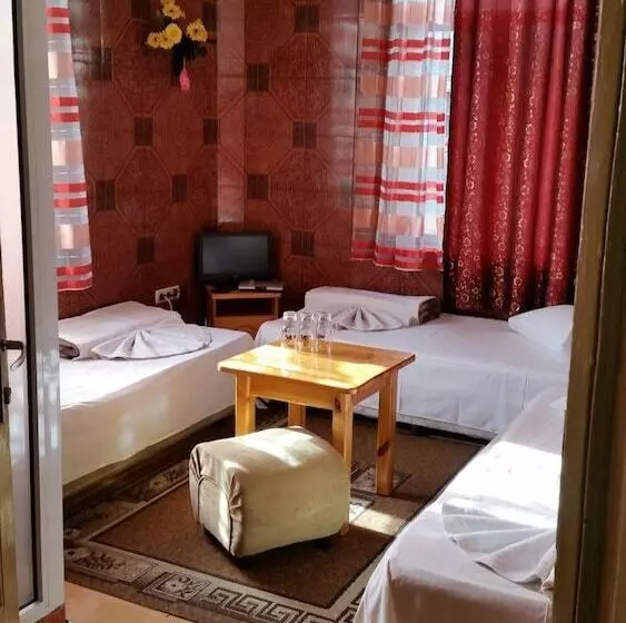בית מלון כפרי Shans 2 Hostel