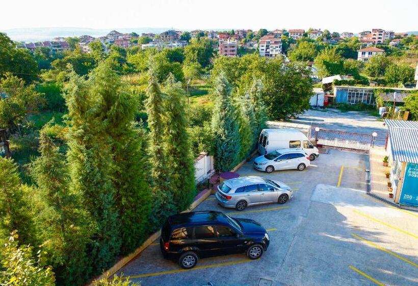 בית מלון כפרי Sirena