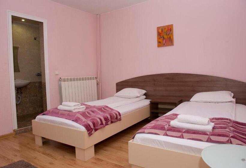 Otel St.st. Constantine And Helena