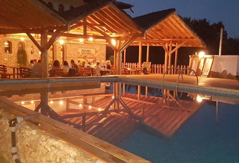 Отель Tihiat Kat