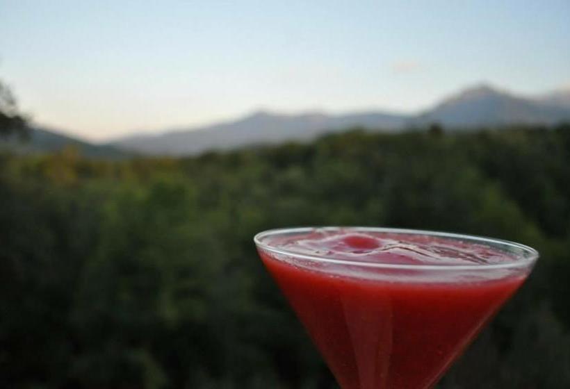 Отель Tihiat Kat