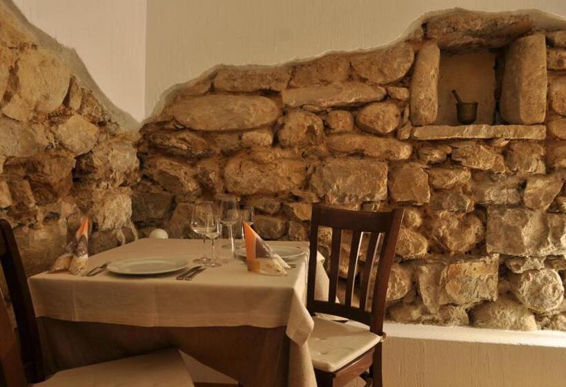 Отель Tihiat Kat