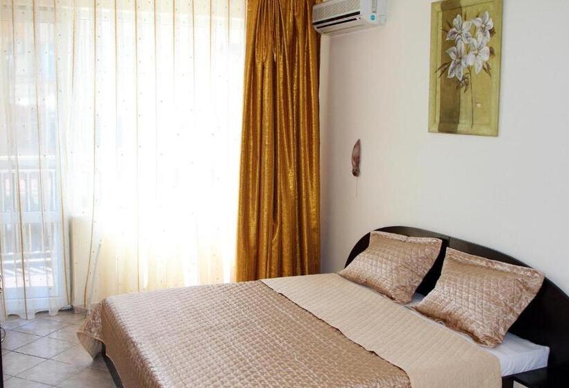 هتل Vlasta Family