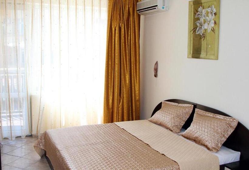 هتل Vlasta Family