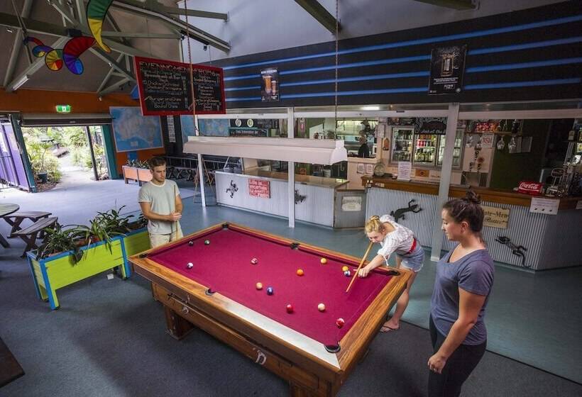 Общежитие Colonial Village Resort