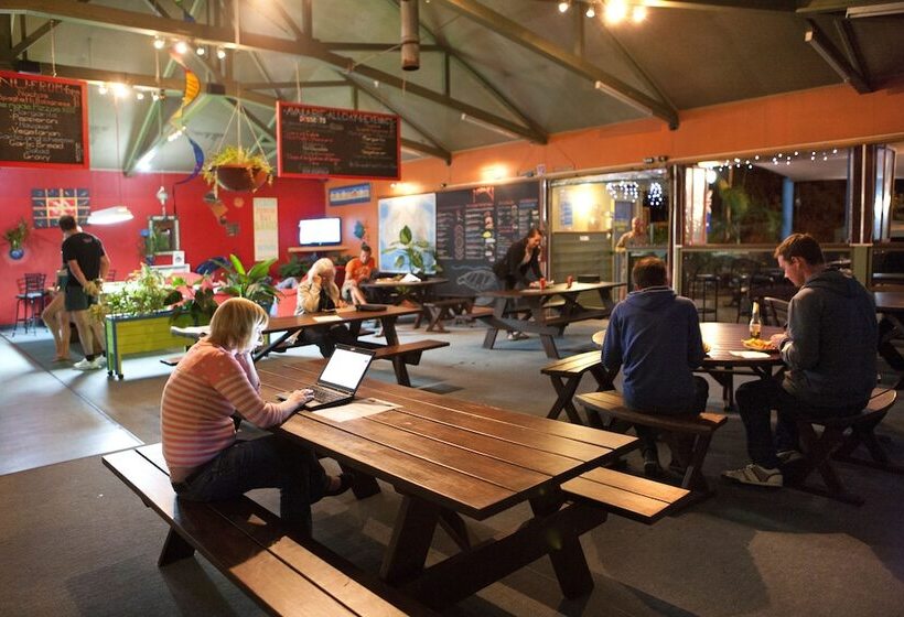 Общежитие Colonial Village Resort