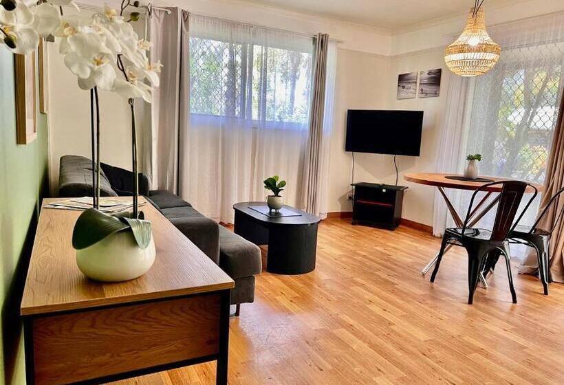 Общежитие Colonial Village Resort