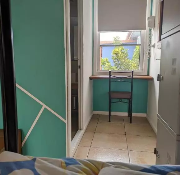 ユースホステル Ozzie Pozzie Backpackers   Port Macquarie Yha
