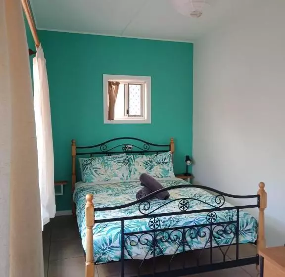 ユースホステル Ozzie Pozzie Backpackers   Port Macquarie Yha