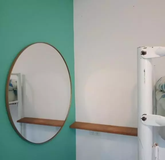 ユースホステル Ozzie Pozzie Backpackers   Port Macquarie Yha