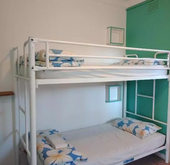 ユースホステル Ozzie Pozzie Backpackers   Port Macquarie Yha
