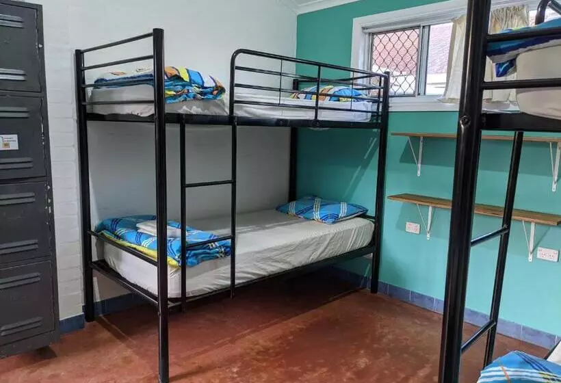 ユースホステル Ozzie Pozzie Backpackers   Port Macquarie Yha
