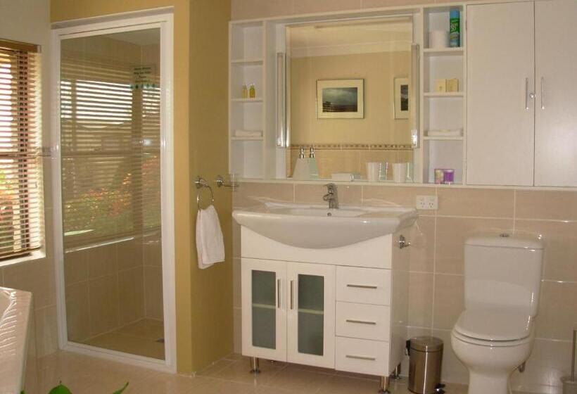 Bathurst Heights Bed & Breakfast