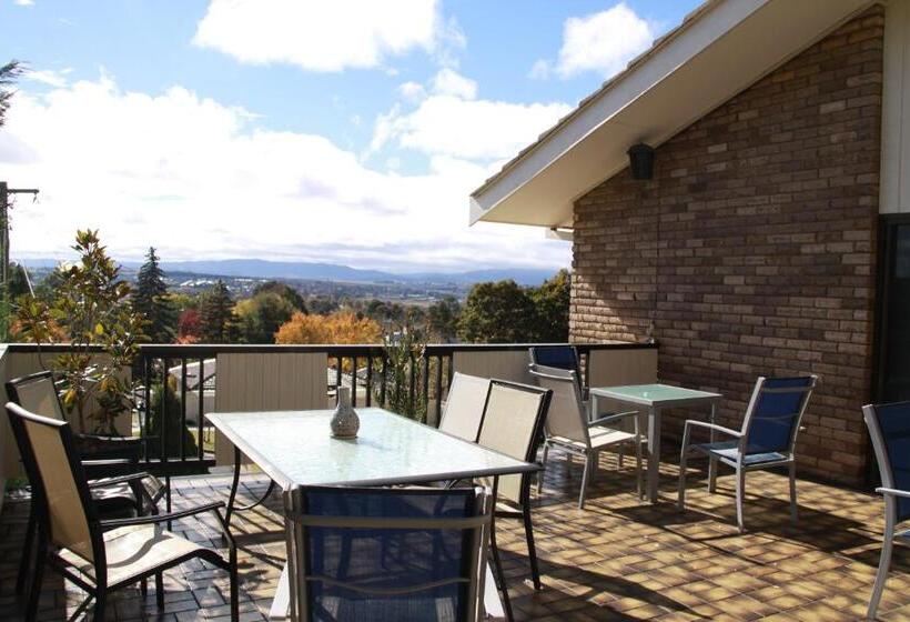 Bathurst Heights Bed & Breakfast