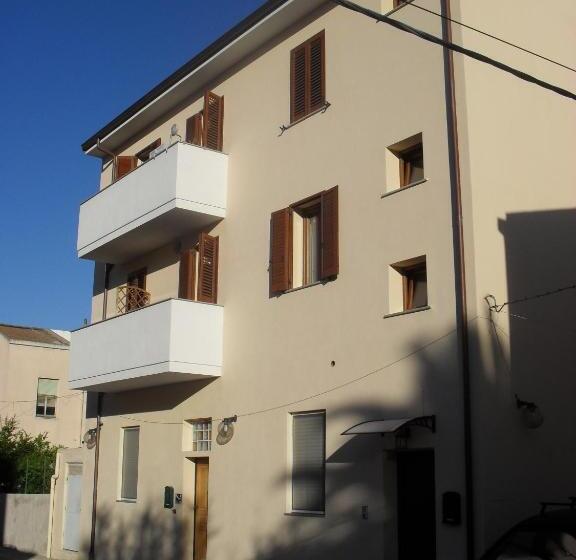 تختخواب و صبحانه Elclaca