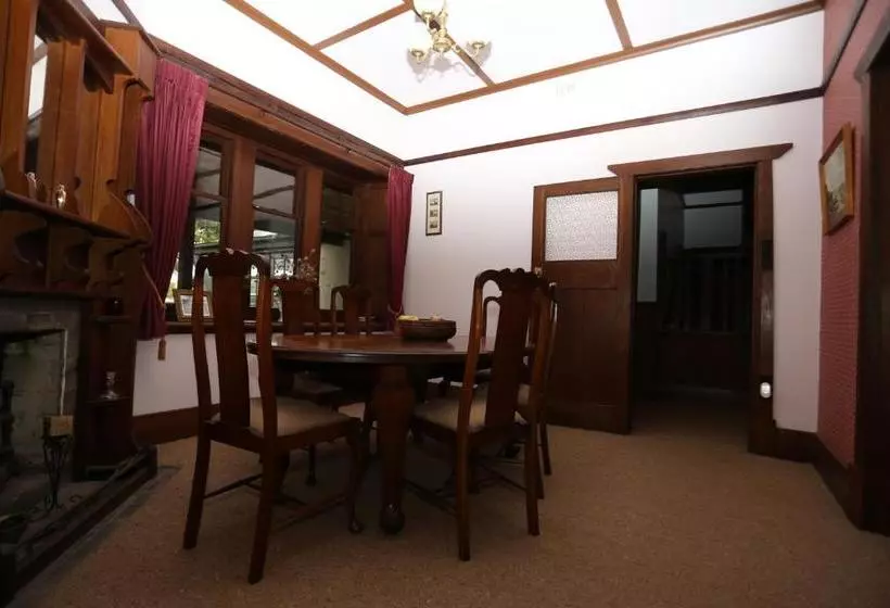 Colwyn House Bed & Breakfast & Stable Cottage