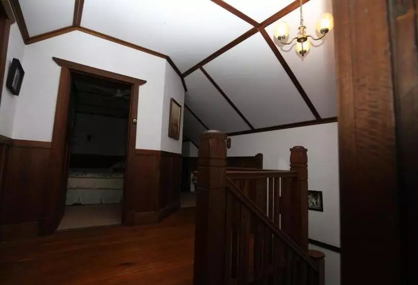 Colwyn House Bed & Breakfast & Stable Cottage