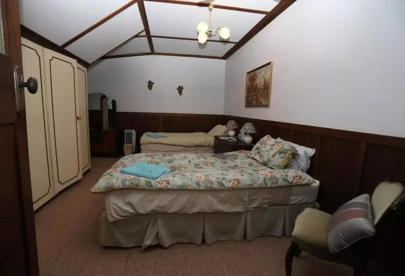 Colwyn House Bed & Breakfast & Stable Cottage