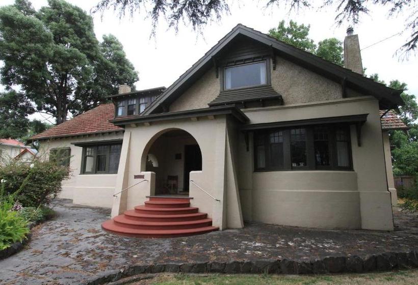 Colwyn House Bed & Breakfast & Stable Cottage