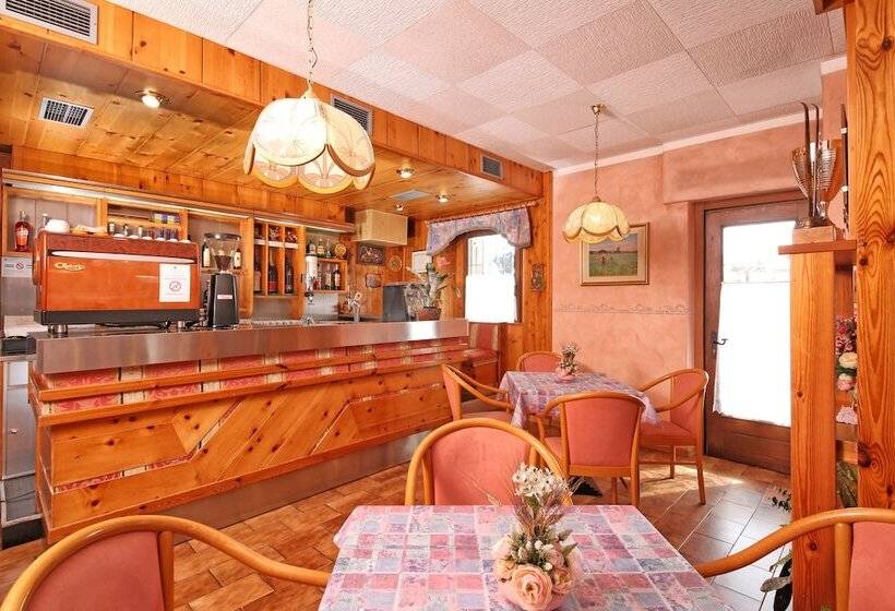 ホテル Stella Alpina