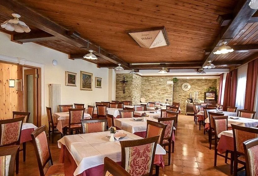 ホテル Stella Alpina