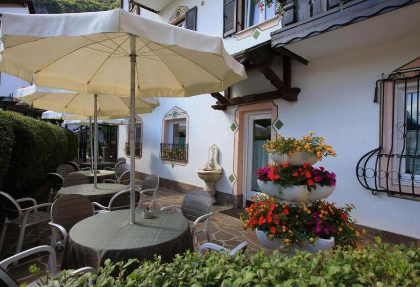 ホテル Stella Alpina