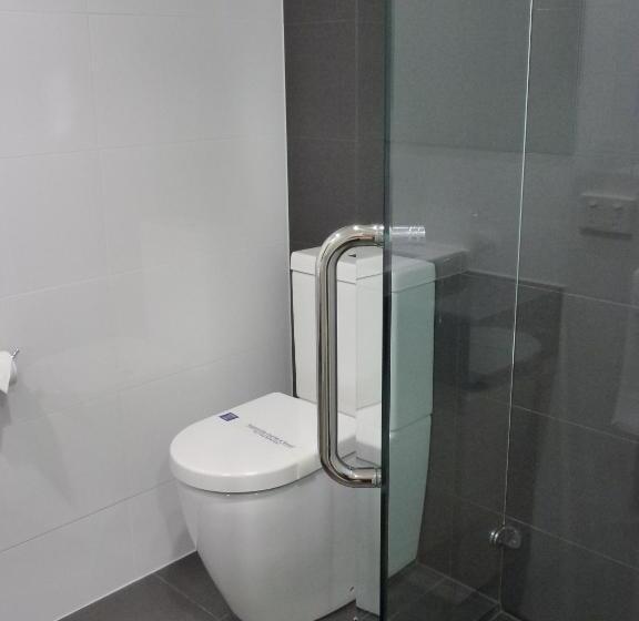 汽车旅馆  Tower Motor Inn