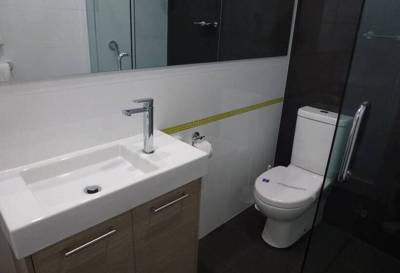 汽车旅馆  Tower Motor Inn