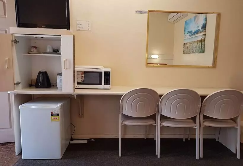 Wattle Tree Motel