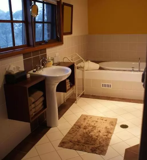 Yallambee B&b