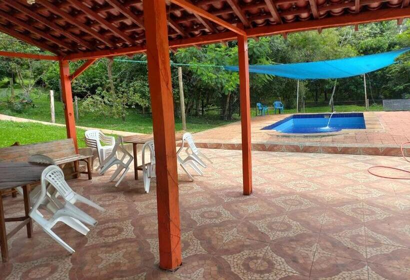 تختخواب و صبحانه Posada Turistica Jeruti