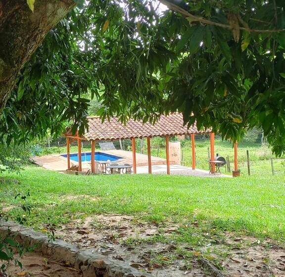 تختخواب و صبحانه Posada Turistica Jeruti