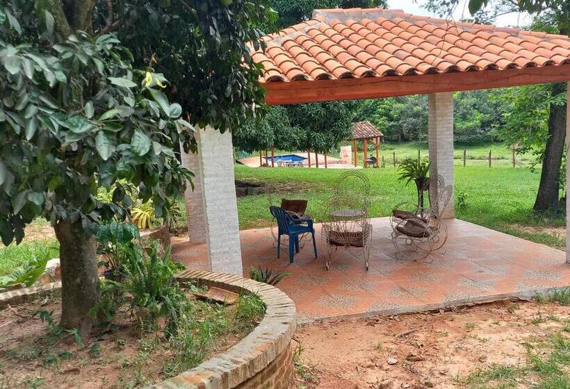 تختخواب و صبحانه Posada Turistica Jeruti