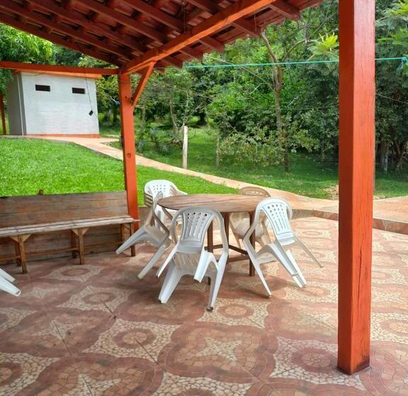 تختخواب و صبحانه Posada Turistica Jeruti