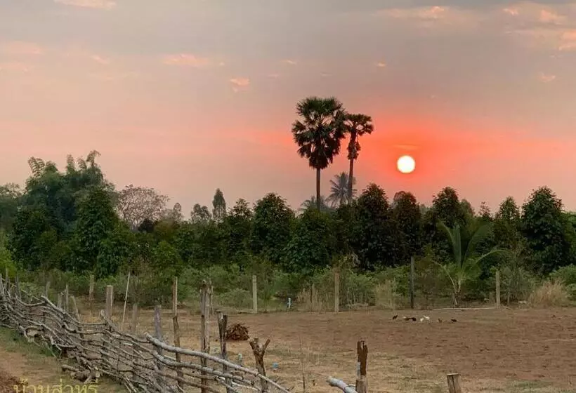 ホテル Baansahree Farmstay