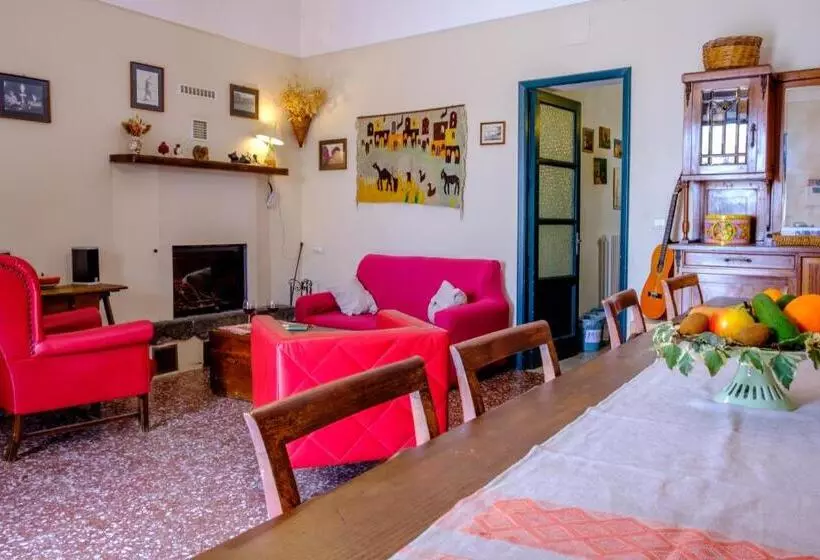 تختخواب و صبحانه L Uva E Il Vento Convivial Farmhouse