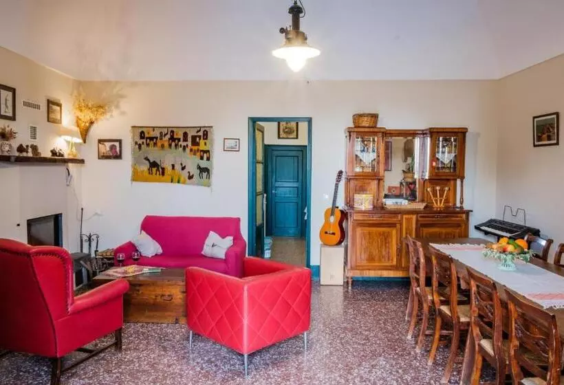 تختخواب و صبحانه L Uva E Il Vento Convivial Farmhouse