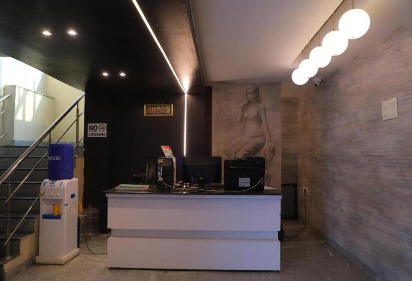 هتل O Renigunta Near Railway Station